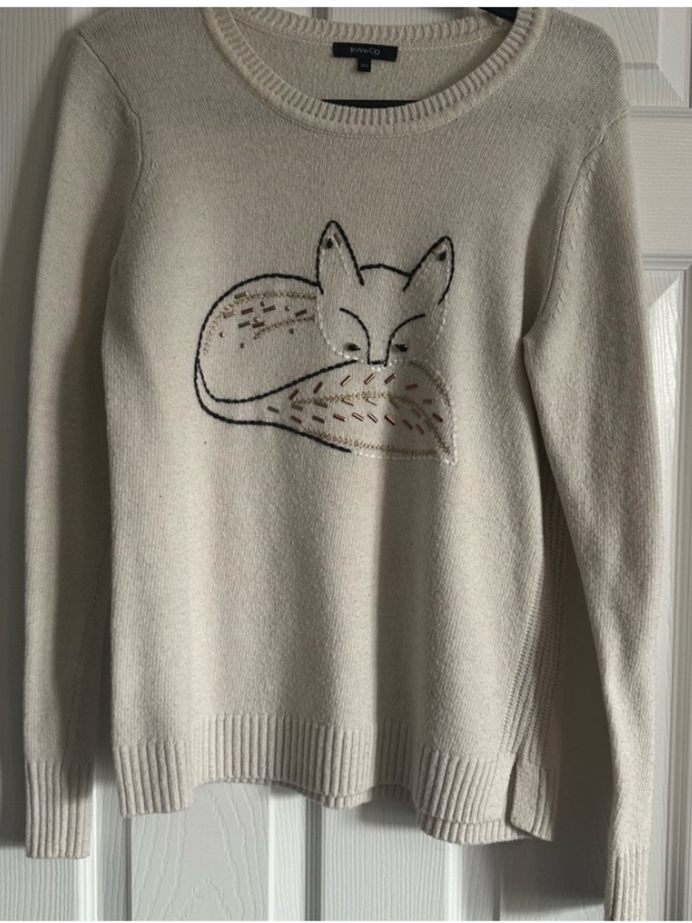 RW&CO Cream Crewneck Sweater with Embroidered Fox Design